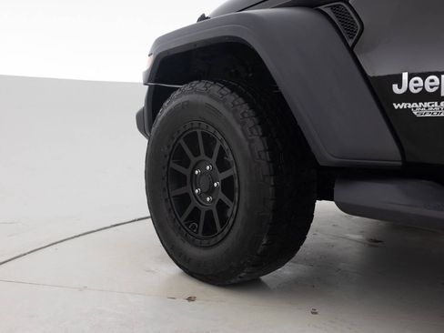 Used 2018 Jeep Wrangler Unlimited Sport S AWD/4WD image 17