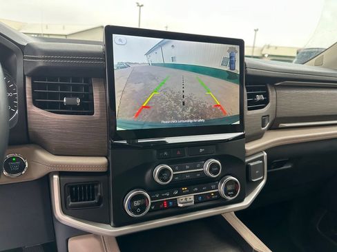 Used 2024 Ford Expedition Max Limited image 17