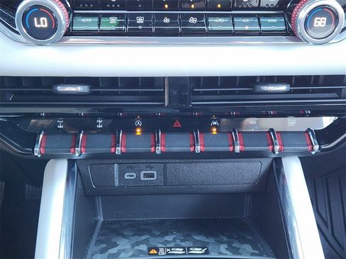 Certified 2024 GMC Canyon AT4X image 20