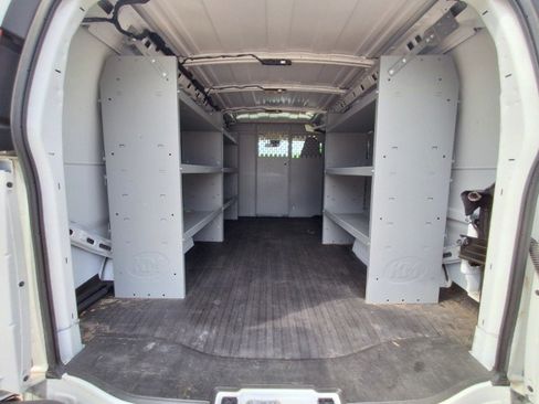 Used 2020 Chevrolet Express 2500 RWD image 9