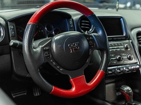 Used 2014 Nissan GT-R Black Edition AWD/4WD image 10
