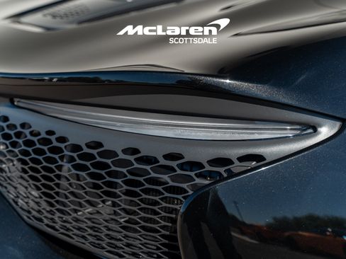 Used 2025 McLaren Artura image 16