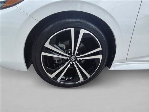 Used 2021 Nissan Sentra SR FWD image 22