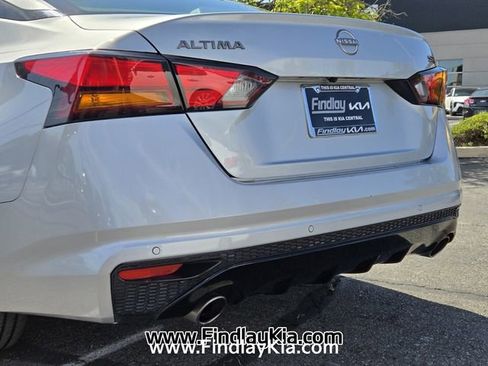 Used 2023 Nissan Altima 2.5 SR FWD image 7