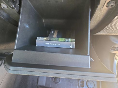 Used 2023 Jeep Wrangler Altitude image 20