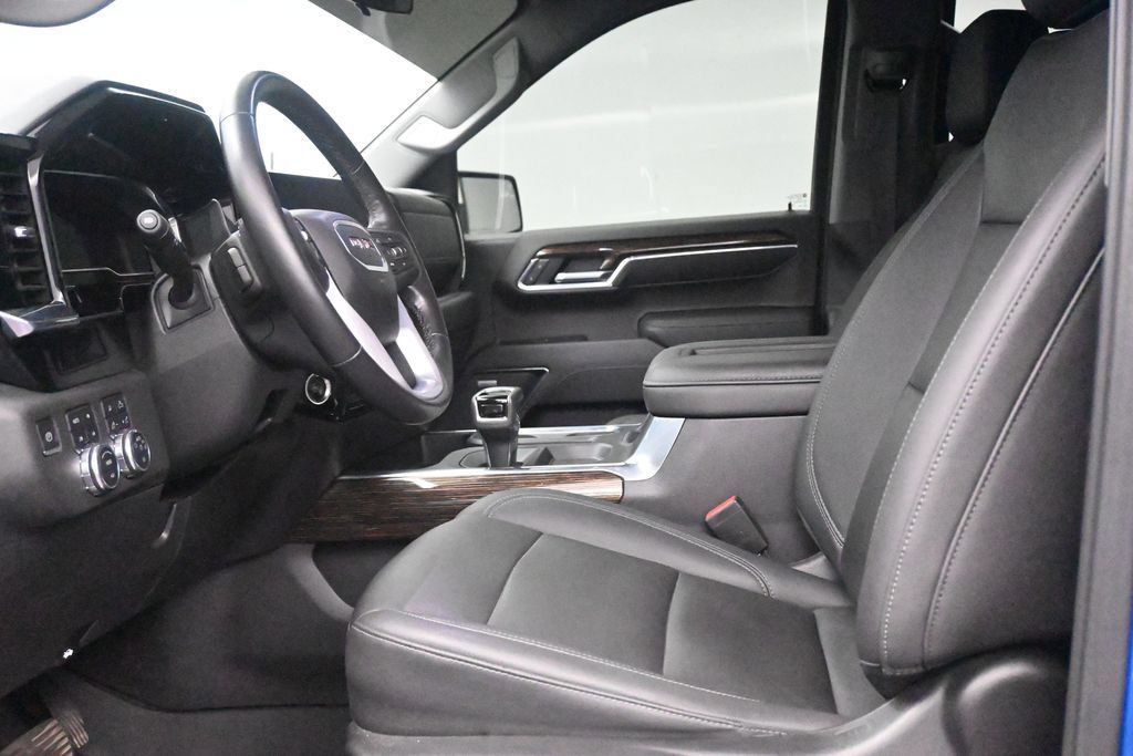 Used 2022 GMC Sierra 1500 Elevation w/ Elevation Premium Package AWD/4WD image 11