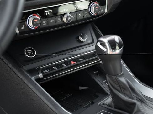 Certified 2025 Audi Q3 2.0T Premium w/ Convenience Package AWD/4WD image 12
