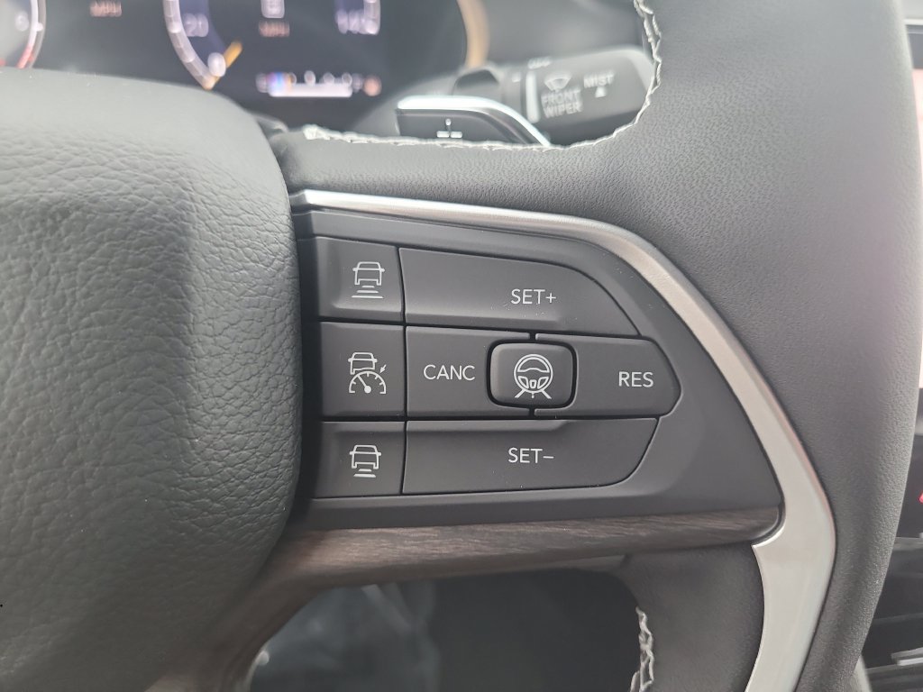 New 2027 Jeep Grand Cherokee Limited AWD/4WD image 34