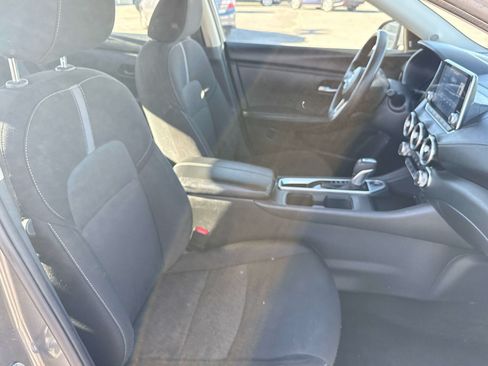 Used 2025 Nissan Sentra SV FWD image 17