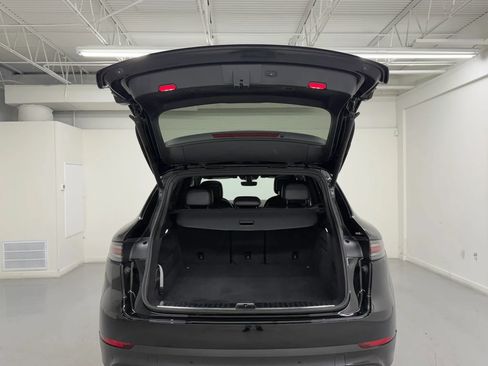 Used 2022 Porsche Cayenne AWD/4WD image 89
