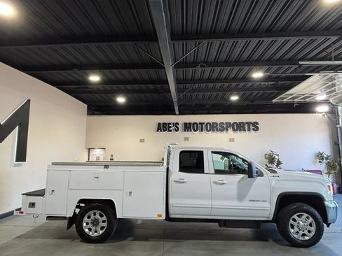 Used 2015 GMC Sierra 3500 SLE AWD/4WD image 4