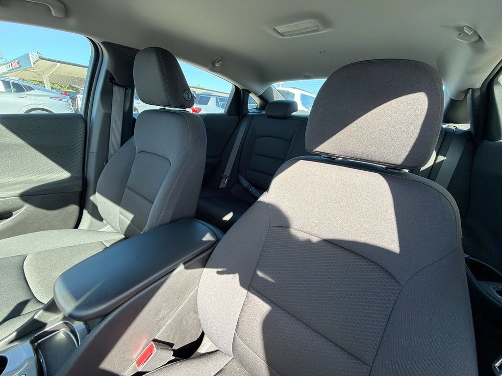 Used 2022 Chevrolet Malibu RS FWD image 25