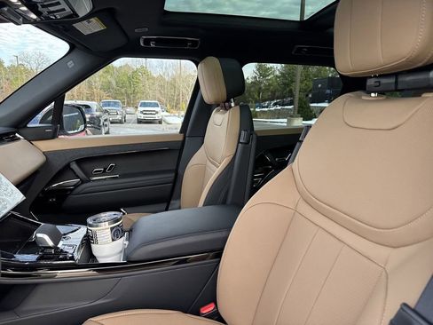 New 2025 Land Rover Range Rover Sport Dynamic SE image 12