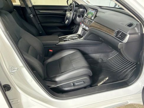 Used 2021 Honda Accord Touring image 15
