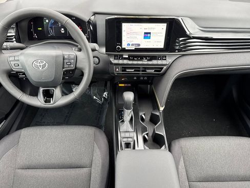 New 2025 Toyota Camry LE w/ Convenience Package FWD image 15