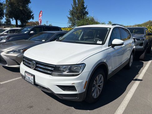 Used 2020 Volkswagen Tiguan S image 3
