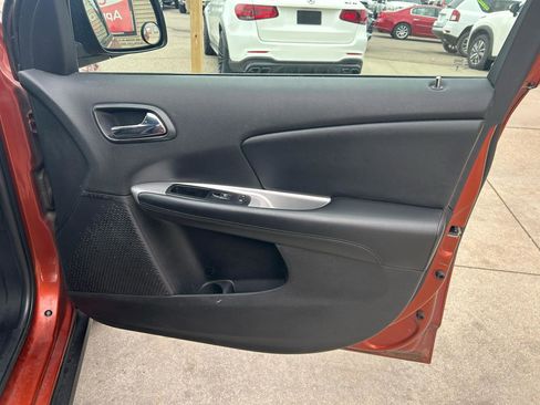 Used 2014 Dodge Journey SE w/ Flexible Seating Group FWD image 16