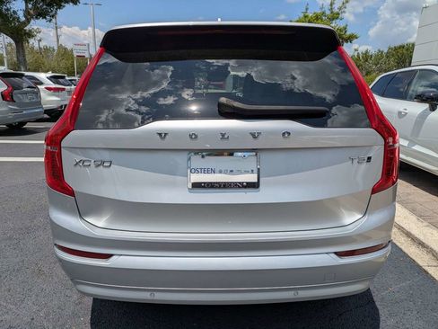 Used 2022 Volvo XC90 T5 Momentum AWD/4WD image 5