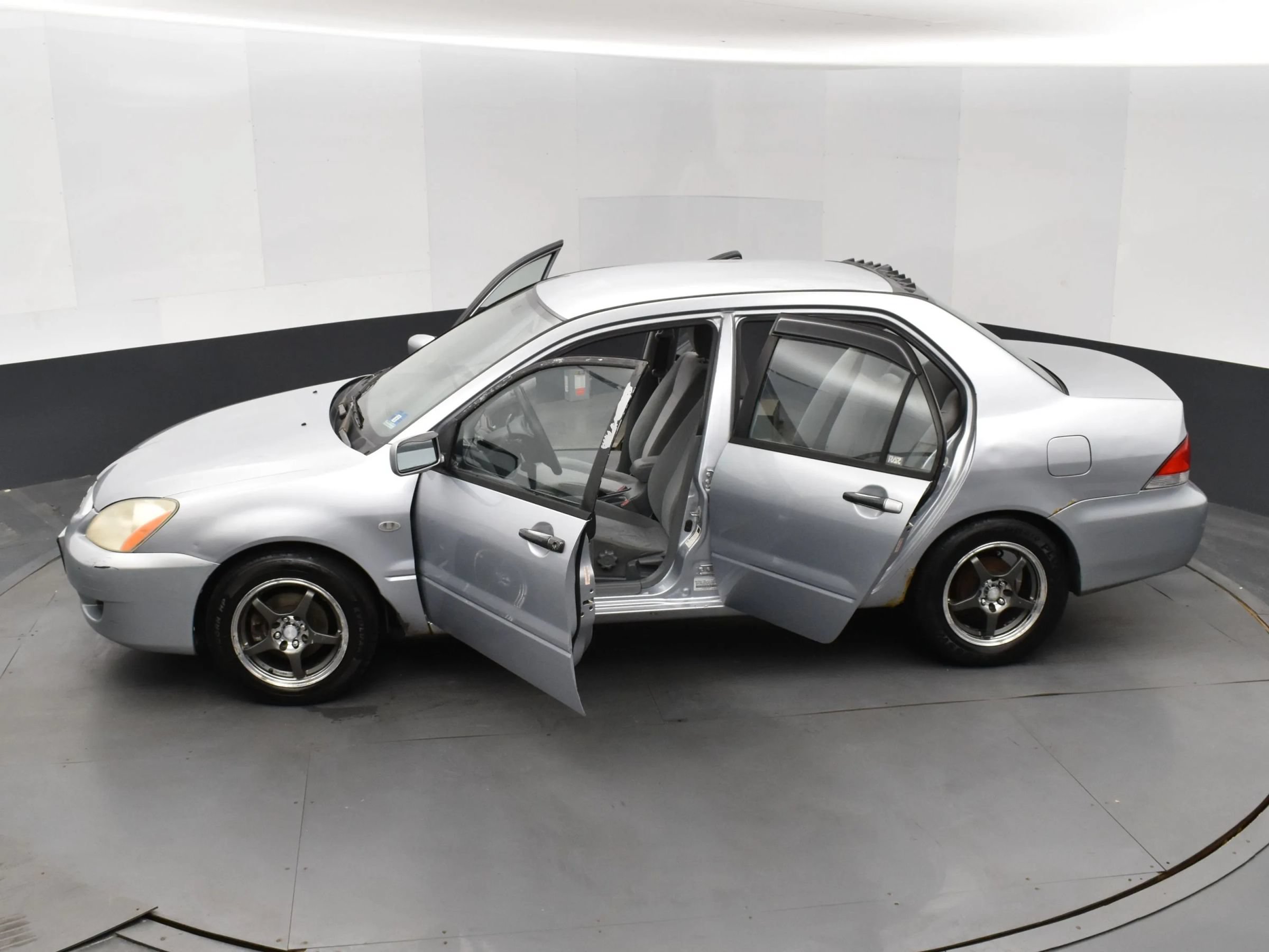 Used 2005 Mitsubishi Lancer ES FWD image 7