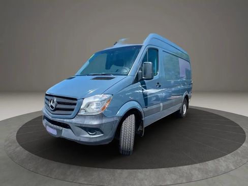 Used 2018 Mercedes-Benz Sprinter 2500 image 3
