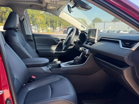 Used 2024 Toyota RAV4 XLE Premium image 9
