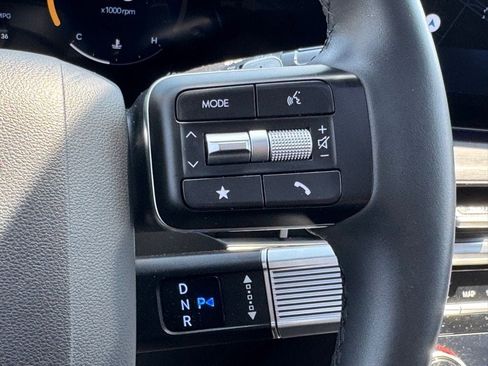 Used 2025 Hyundai Santa Fe Limited image 20