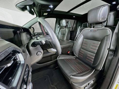 Used 2025 GMC Yukon AT4 Ultimate AWD/4WD image 2
