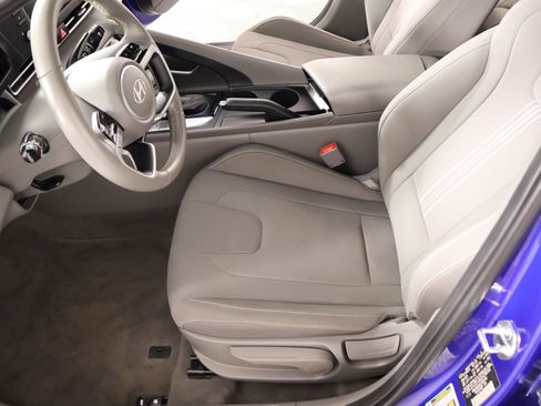Used 2025 Hyundai Elantra Sport image 10