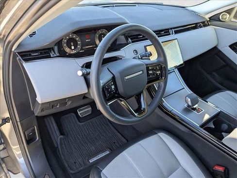 Used 2024 Land Rover Range Rover Evoque Dynamic SE image 9