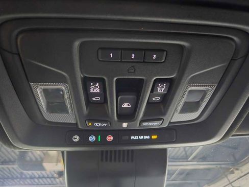 Certified 2022 Chevrolet Silverado 1500 High Country w/ Technology Package image 24