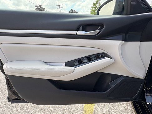 Used 2024 Nissan Altima 2.5 SL image 13