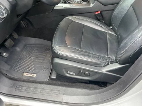 Used 2019 Ford Explorer XLT FWD image 8