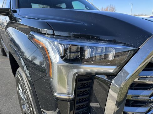 Used 2026 Toyota Tundra Platinum image 11