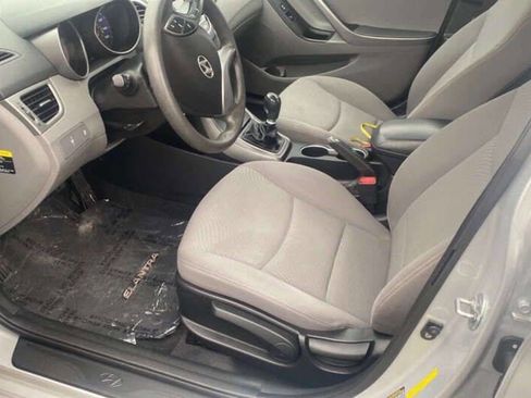 Used 2016 Hyundai Elantra SE image 3
