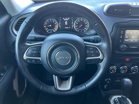Used 2017 Jeep Renegade Latitude AWD/4WD image 17