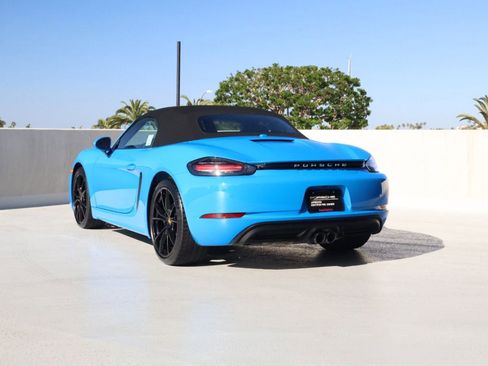 Certified 2025 Porsche 718 Boxster w/ Premium Package image 3