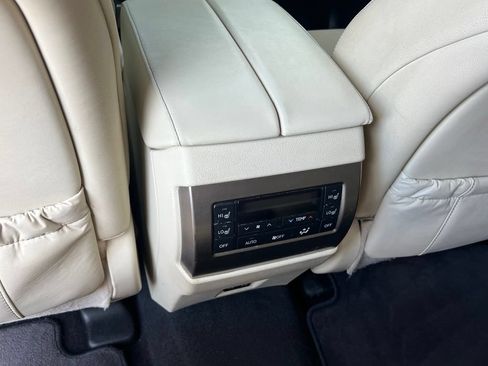 Used 2023 Lexus GX 460 Premium w/ Premium Package AWD/4WD image 18