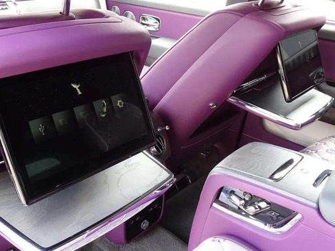 Used 2025 Rolls-Royce Cullinan AWD/4WD image 12