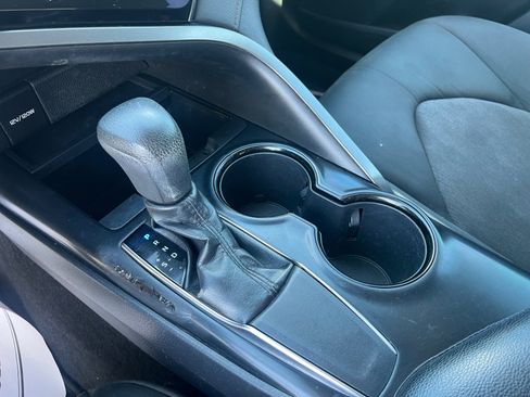 Used 2019 Toyota Camry LE image 30