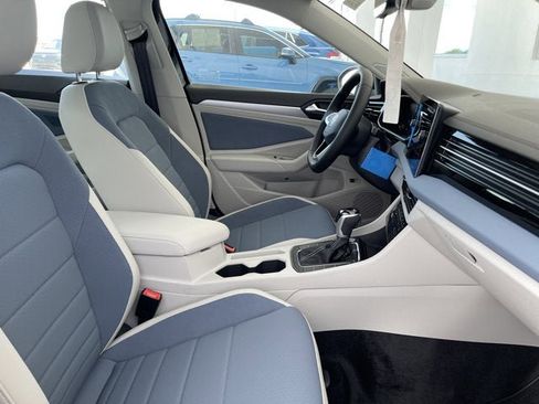 New 2025 Volkswagen Jetta SE image 34