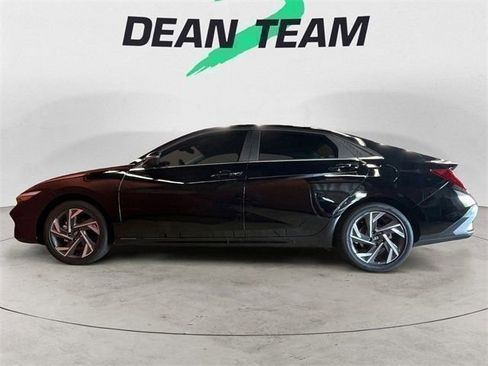 Certified 2025 Hyundai Elantra Limited image 5