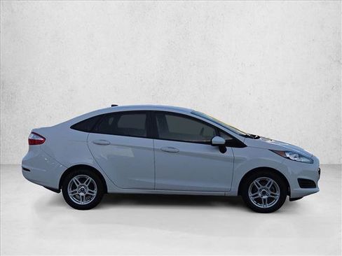 Used 2019 Ford Fiesta SE FWD image 4