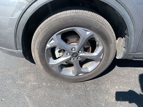Certified 2025 Ford Escape ST-Line AWD/4WD image 13