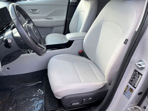 Used 2025 Hyundai Kona SEL image 32