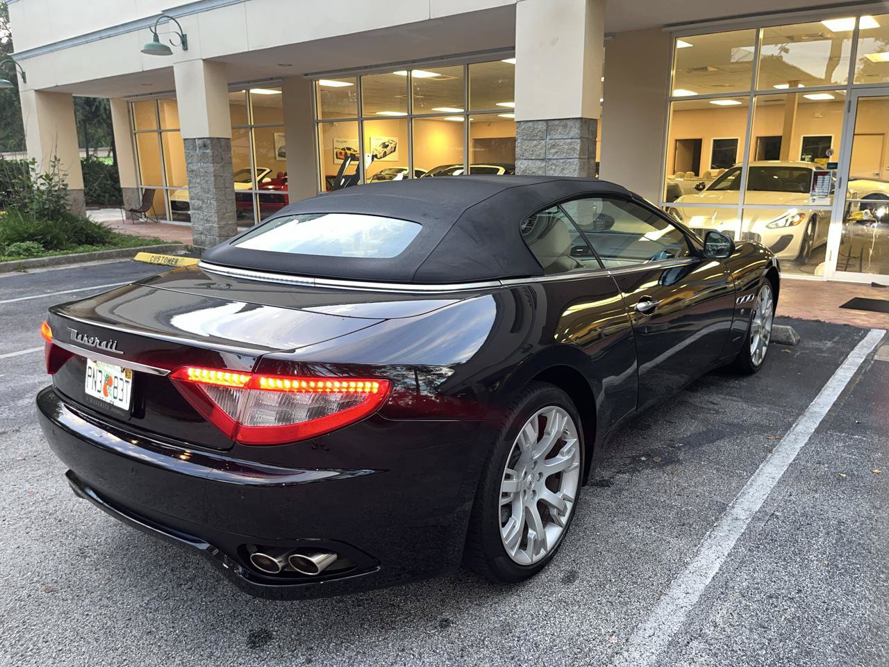 Used 2012 Maserati GranTurismo Convertible RWD image 18