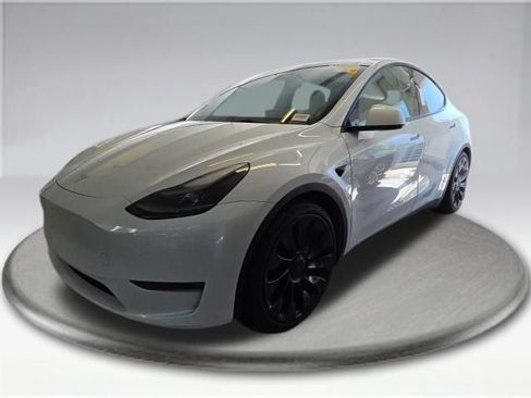 Used 2023 Tesla Model Y Long Range AWD/4WD image 13