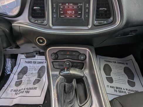 Used 2016 Dodge Challenger SXT image 19