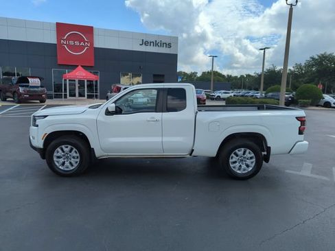Certified 2024 Nissan Frontier SV w/ SV Convenience Package AWD/4WD image 11