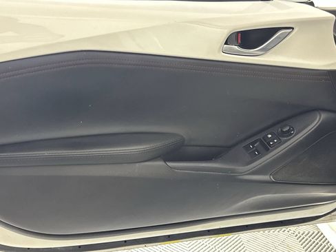 Used 2018 MAZDA MX-5 Miata Grand Touring RWD image 24