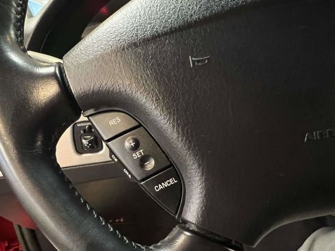 Used 2004 Ford Thunderbird image 22